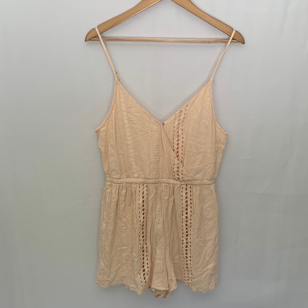 American Eagle Crochet Romper w/ Wrap Style Top Festival Boho Cream Size Medium